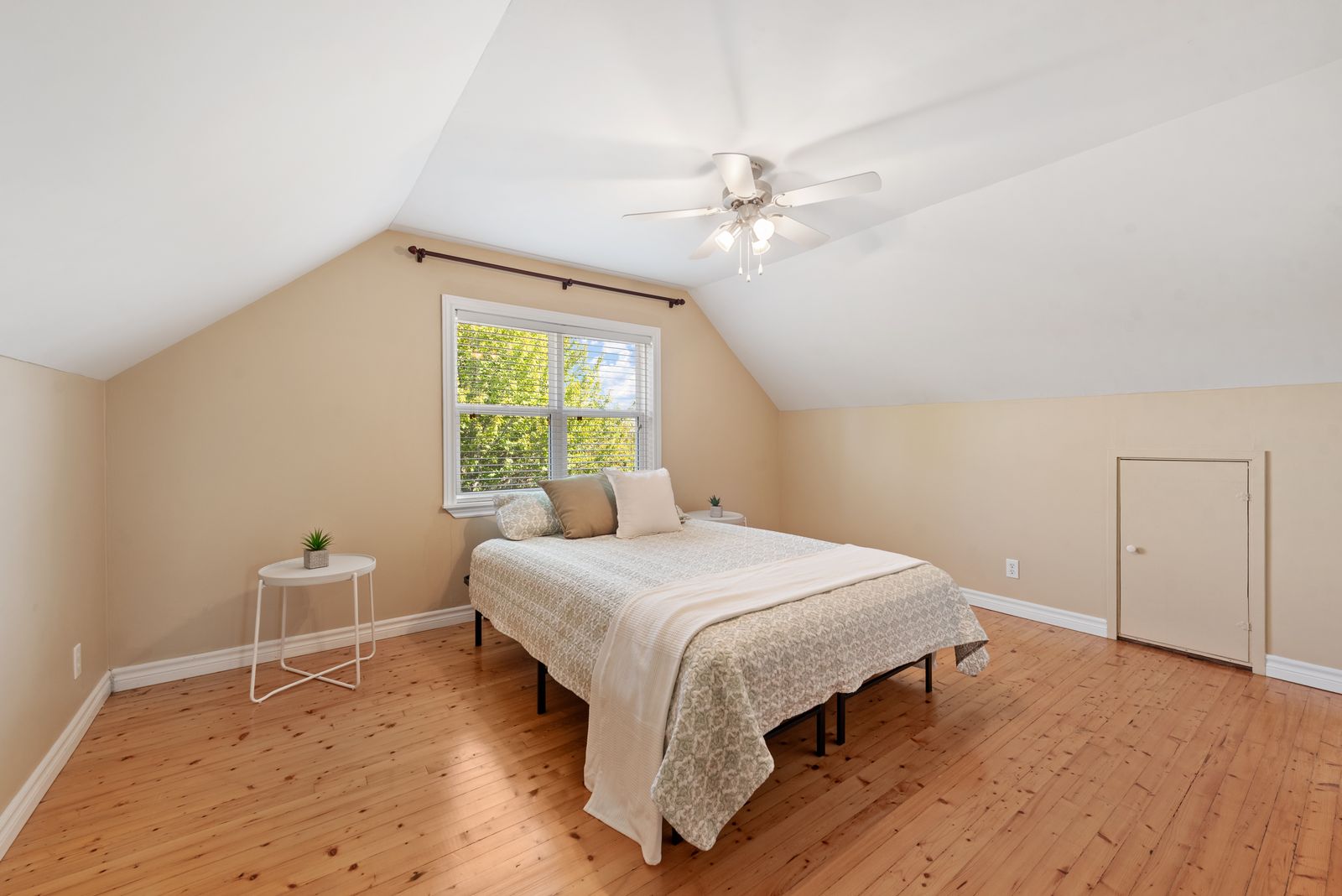 Second bedroom, upstairs